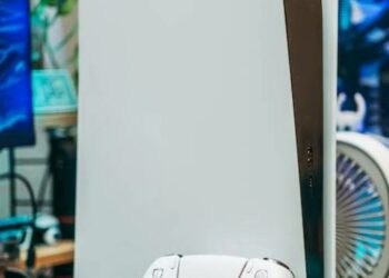 can you buy digital games on ps5 disc version